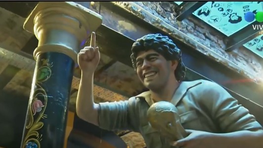 Visita al bar temático de Maradona en el día 10-10