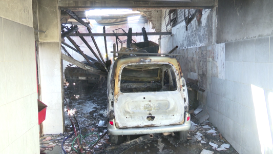 Explosión en un taller mecánico de Bahía Blanca: el mecánico está grave