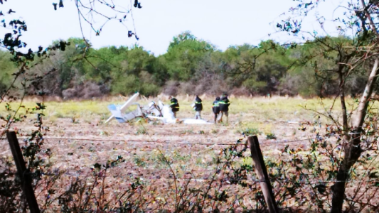 Un avión experimental se precipitó a tierra, el piloto murió