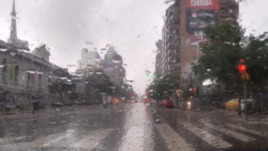 Llueve en Córdoba y rige un alerta amarilla