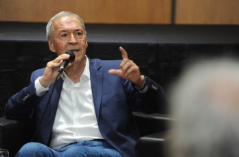 Schiaretti duro con el kirchnerismo: "Es difícil que pueda plantear cosas racionales por fuera de la grieta"