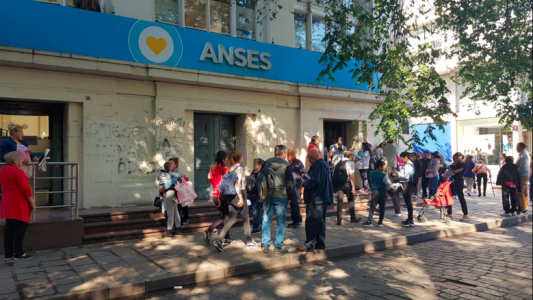 Este lunes comienza la inscripción para el bono de $45 mil de Anses: Los detalles