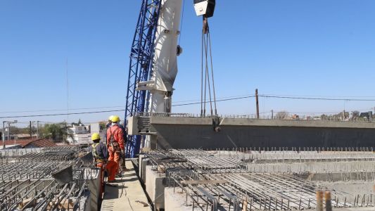 Decreto para otorgar obra pública a cooperativas