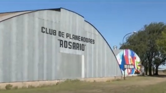 Un hombre se tiró desde una avioneta, no se abrió su paracaídas y murió