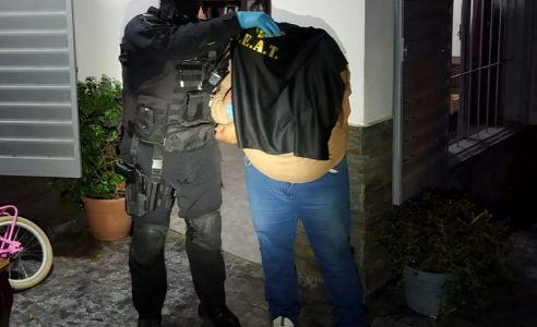 Detienen a familia por venta de drogas en barrio Quintas de San Jorge