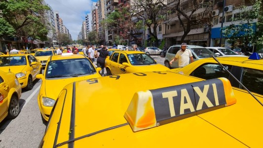 Un hombre fue encontrado sin vida en el interior de un taxi