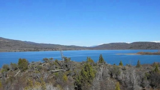 Cayeron de la moto acuática en Lago Rosario: rescataron al conductor y buscan al acompañante