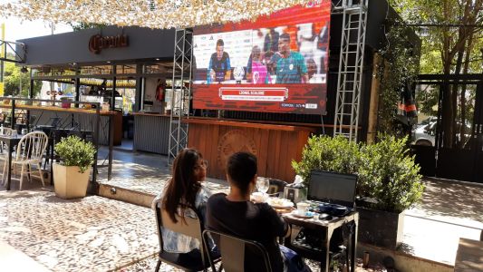 Un restaurante abrirá toda la noche esperando el partido de mañana