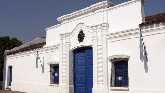 Una mujer sorda conoció la Casa Histórica de Tucumán gracias a un policía que sabía Lengua de Señas