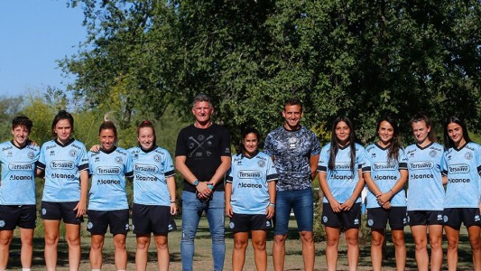 Belgrano firmó los primeros contratos profesionales con sus jugadoras