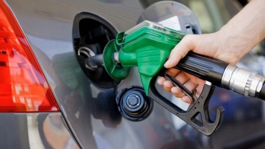 Subió el precio del combustible, ¿y dejan de aceptar tarjetas de crédito?