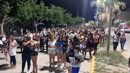 Marcharon en despeñaderos para pedir Justicia por Valeria Oviedo