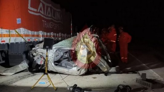 Murió tras chocar con su auto a un camión en la autopista Córdoba-Rosario