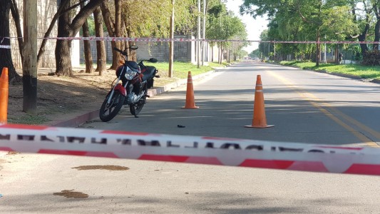 Un policía baleó a un delincuente que quiso robarle la moto