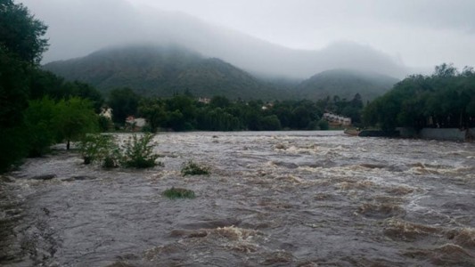 Alertan por crecidas en los ríos serranos tras la tormenta
