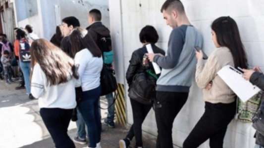 Informe: en Argentina 8 millones de personas en edad laboral no tienen trabajo