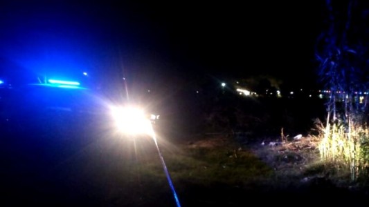 Hallaron el cadáver de un hombre atado de pies y manos en un descampado de Baradero