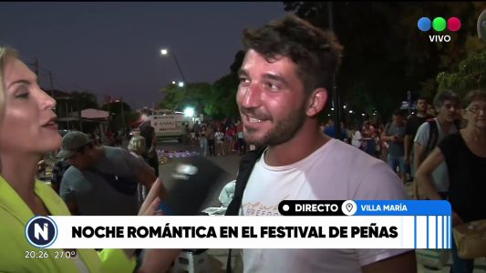 Noche romántica en el Festival de Peñas