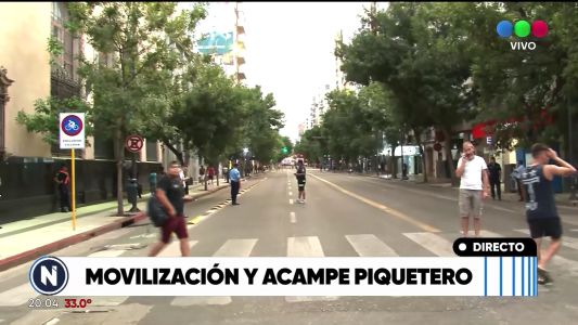 Movilización y acampe piquetero en el centro de la ciudad