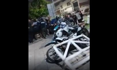 Acusan a una diputada de agredir a un policía al salir en defensa de un joven que manejaba una moto robada