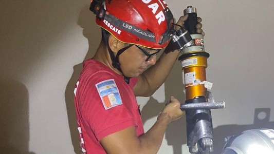 Quedó atrapada en el ascensor y la rescató personal del DUAR