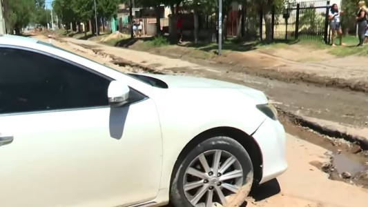 Lo que dejó la tormenta: calles anegadas y autos empantanados en Villa Unión