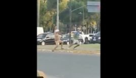 Video: Trapitos a palazos en una transitada esquina de Rosario