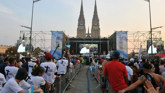 Una multitud celebró en Luján los primeros 10 años del papado de Francisco