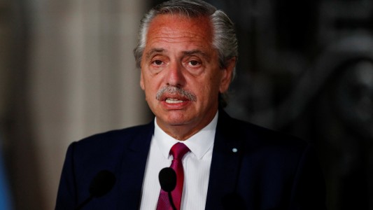 Alberto Fernández fue trasladado a un hospital por un fuerte dolor de espalda