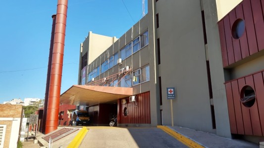 Accidente en circunvalación: un motociclista perdió un brazo