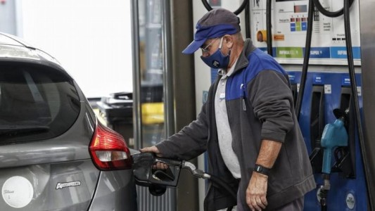 YPF se suma desde este jueves al aumento del 3,8% en los combustibles