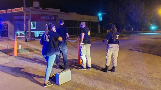 Noche sangrienta en Rosario: mataron a un hombre a cuchillazos y balearon a un nene de 2 años