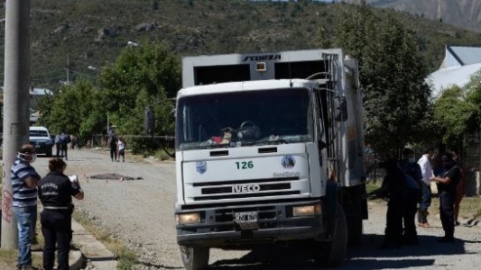 Hallan un cuerpo en un camión compactador de residuos en Bariloche