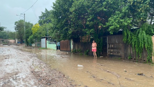 Los vecinos de barrio La Toma quedaron atrapados en el barro