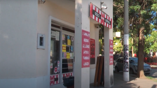 Violento robo en Los Naranjos: asaltaron a una clienta en una almacen