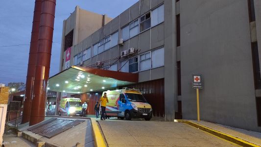 La salud de la comerciante apuñalada