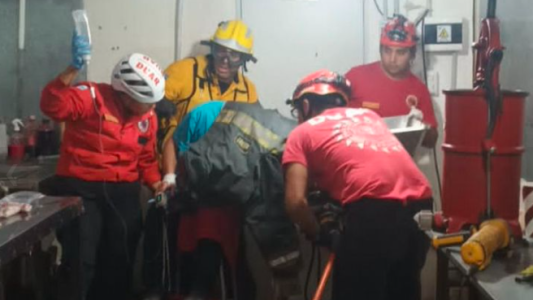 Barrio Alberdi: Carnicero perdió el brazo mientras cortaba carne con la moledora