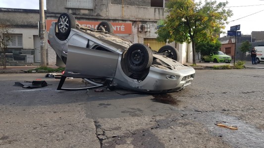 Espectacular accidente frente al Hospital Transito Cáceres