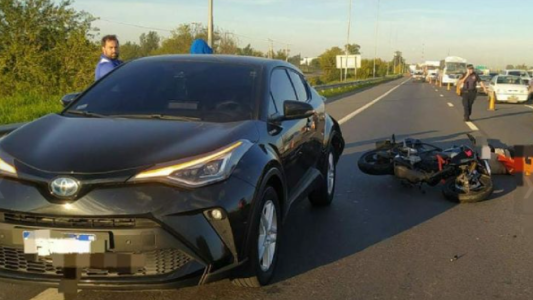 Michael Santos fue chocado por una motocicleta cuando iba a entrenar al predio Amadeo Nuccetelli