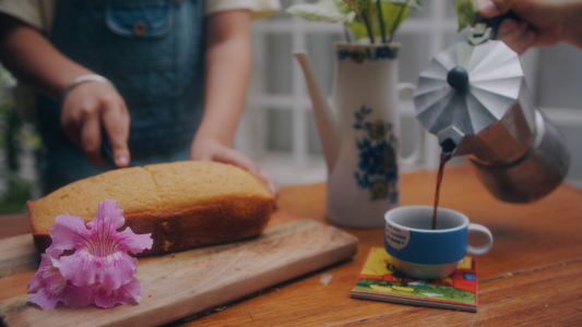 Vete Gruñón hoy prepara un súper budín con glasé de limón