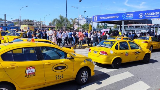 Entre golpes y corridas, taxistas decidieron hacer un paro la semana próxima