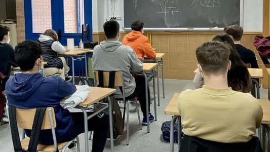 Denuncian que un profesor ahorcó a un alumno hasta que convulsionó y se desmayó