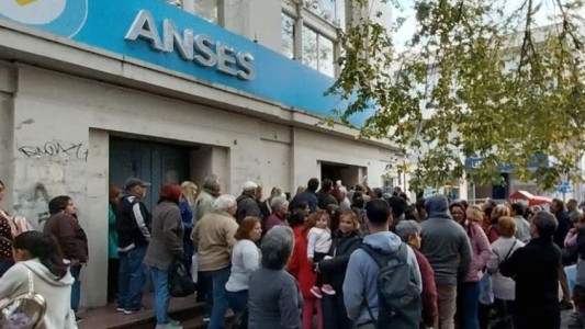 Medida de fuerza de empleados de Anses generó quejas y tensión en la sede Centro