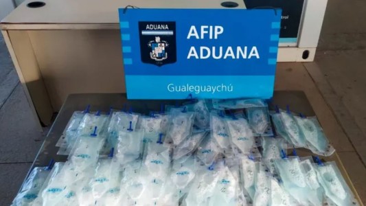 Iba a cruzar a Uruguay, en la Aduana revisaron su equipaje y le encontraron seis litros de semen porcino de