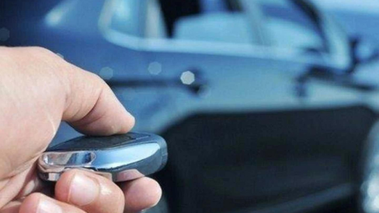 Detuvieron a dos delincuentes que robabas autos con inhibidores en Cosquín