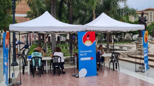 La oficina móvil de empleo estará en la plaza Colón este martes