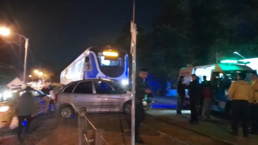 Un hombre y su pequeña hija salvaron si vida de milagro tras ser arrollados por el tren