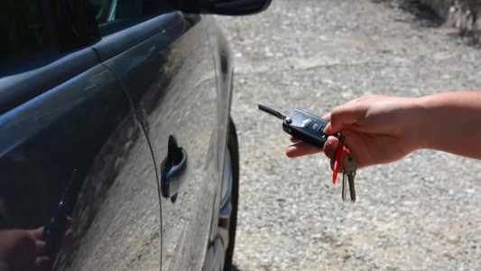 Crece el robo a vehículos en la vía pública: cerrajeros y vidrieros con más trabajo