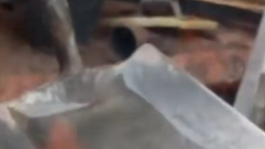 Video: albañiles cordobeses hicieron milanesas con un método innovador y revolucionaron las redes