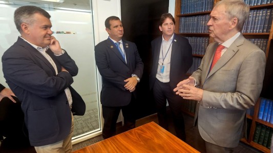 El gobernador Schiaretti fortalece relaciones con Oru Fogar en Nueva York